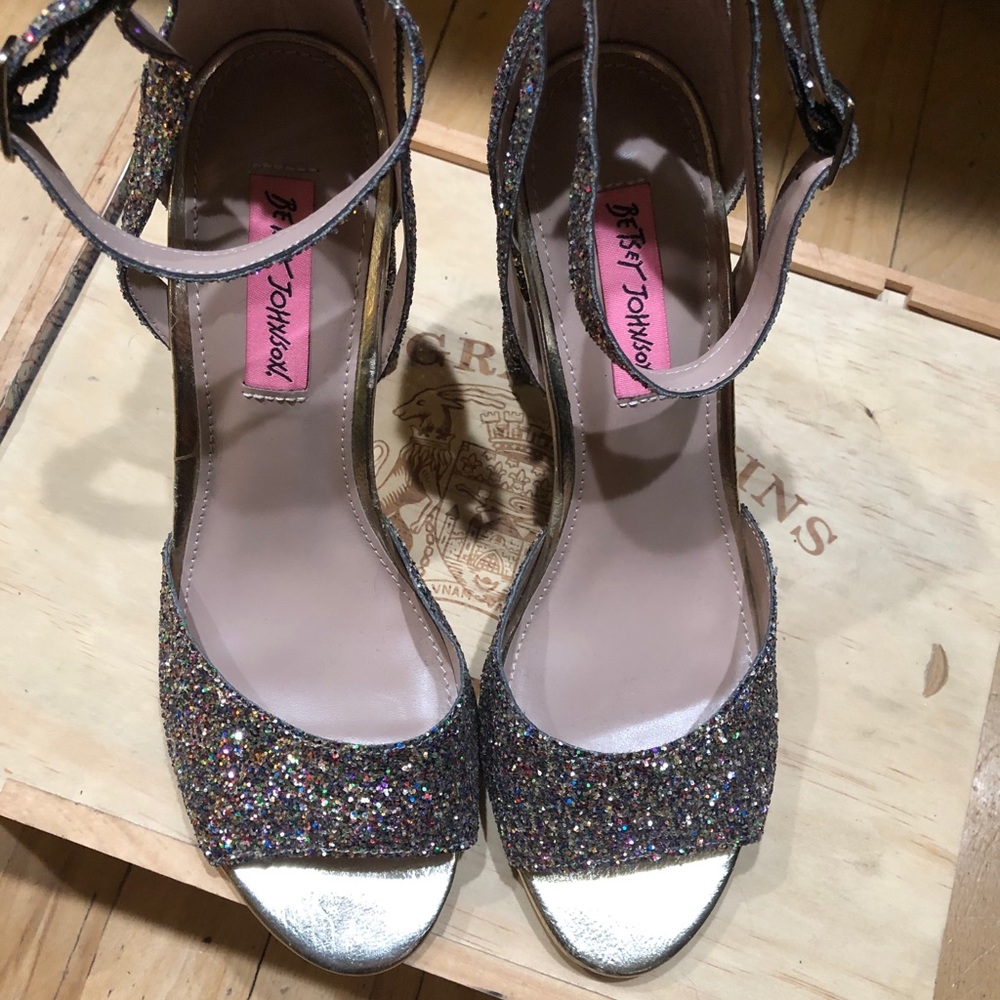 Betsy Johnson D-Orsay open toe sandals, size 8.5